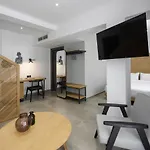 Pillow Urban Ξενοδοχείο με διαμερίσματα 4*
